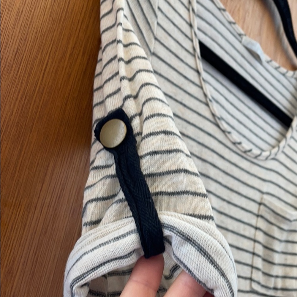 🔥3/$35 Striped top - Picture 3 of 3